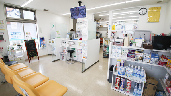 ハロー薬局　則武店の受付/カウンター