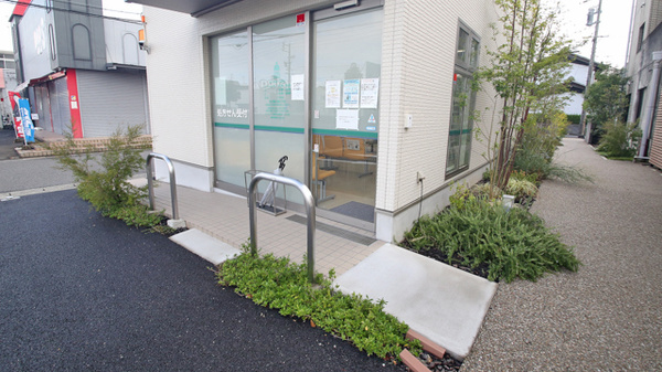 ハロー薬局　則武店の入口