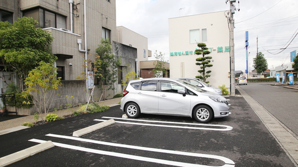 ハロー薬局　則武店の駐車場
