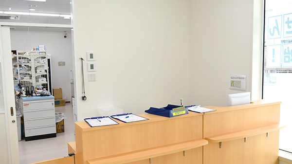 セイムスさいたま上大久保薬局の受付/カウンター