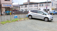 下小路薬局の駐車場