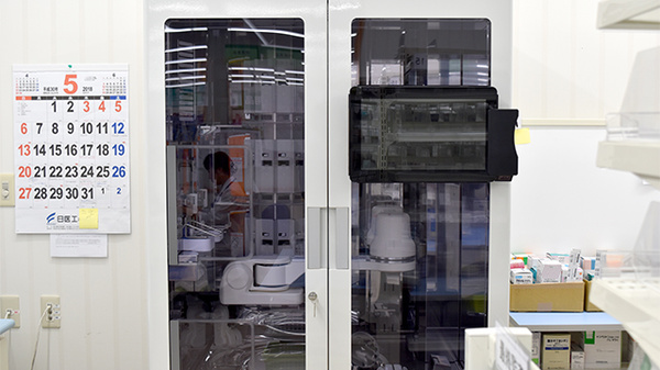 セイムス津垂水薬局の調剤器具