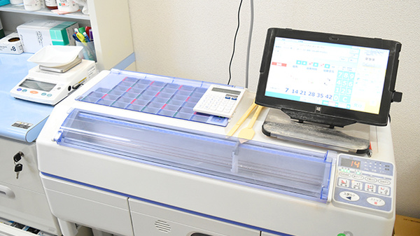 えくぼ調剤薬局勧修店の調剤器具