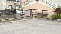 えくぼ調剤薬局勧修店の駐車場