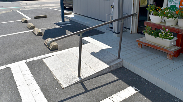 有限会社　まつばら薬局西唐津店のバリアフリー設備