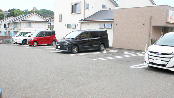 あさがお薬局の駐車場
