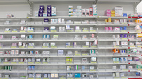 スギ薬局　大宮本郷町店の薬棚