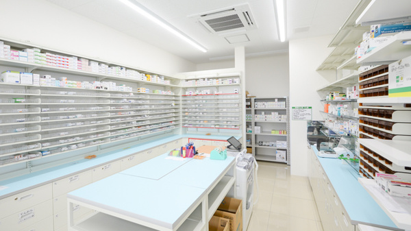 スギ薬局　宝殿店の調剤室