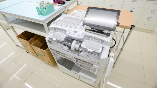 スギ薬局　宝殿店の調剤器具