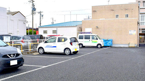 たんぽぽ薬局　鹿田店の駐車場