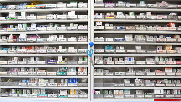ポポス薬局 東海店の薬棚