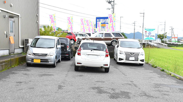 エール薬局　たかす店の駐車場