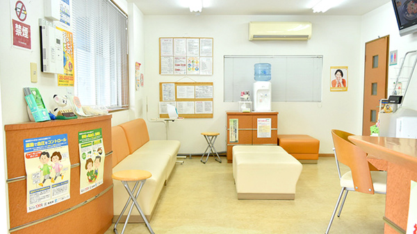 エール薬局　かづらしま店の待合スペース