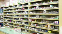 エール薬局　たかおか店の薬棚