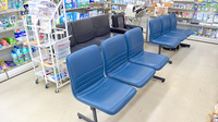 大阪堂薬局　和合店の待合スペース