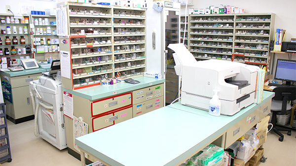 つくし薬局　磯鶏店の調剤室