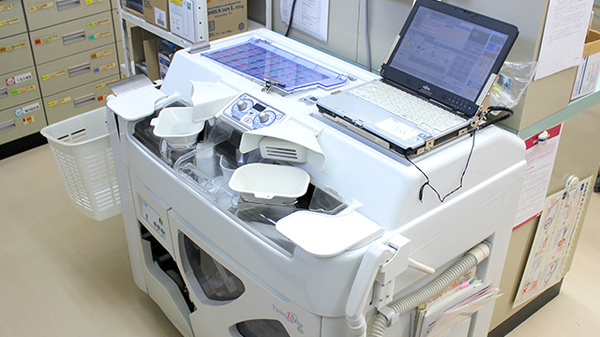 つくし薬局　磯鶏店の調剤器具