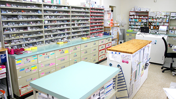 つくし薬局　舘合店の調剤室