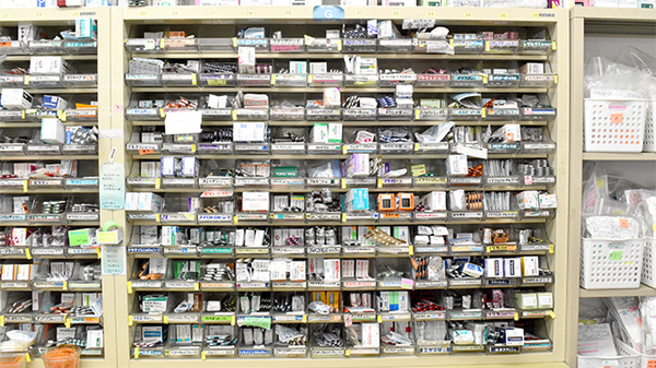みやこ薬局　山科店の薬棚