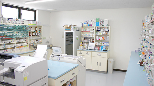 つくし薬局　堀野店の調剤室