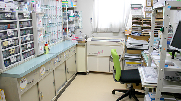 つくし薬局　下の橋店の調剤室