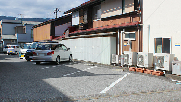 つくし薬局　遠野店の駐車場