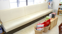 つくし薬局　新穀店の待合スペース