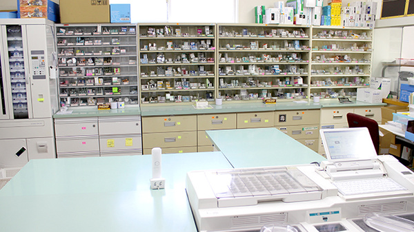 つくし薬局　新穀店の調剤室