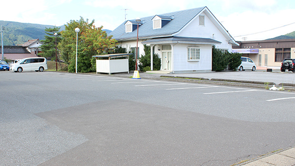 つくし薬局　遠野病院前店の駐車場