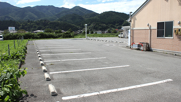 つくし薬局　猪川店の駐車場