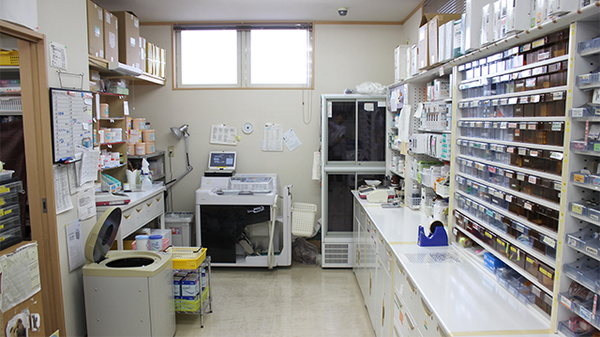 つくし薬局　猪川店の調剤室
