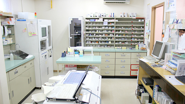 つくし薬局　福室店の調剤室
