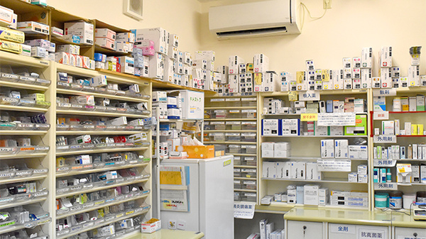 村田調剤薬局　ハート店の薬棚