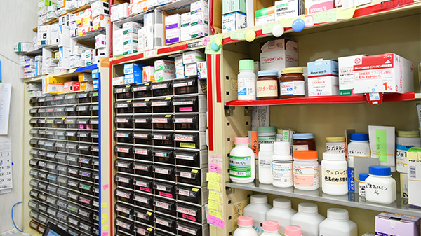 村田調剤薬局　大台店の薬棚