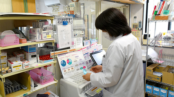村田調剤薬局　大台店の作業風景