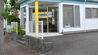 村田調剤薬局　鵜方店の入口