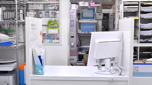 村田調剤薬局　大国町店の受付/カウンター