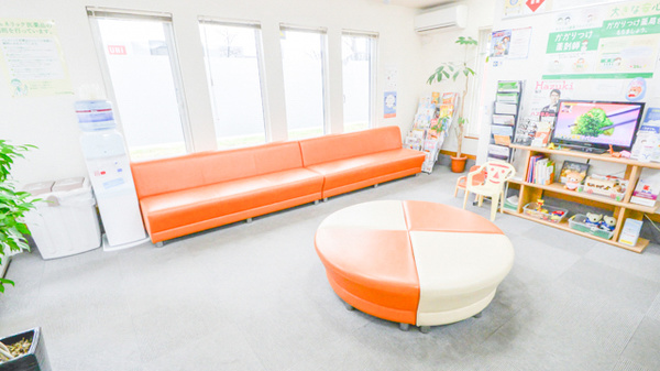 あおば薬局　屯田店の待合スペース