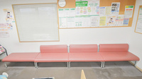 あいの里調剤薬局の待合スペース