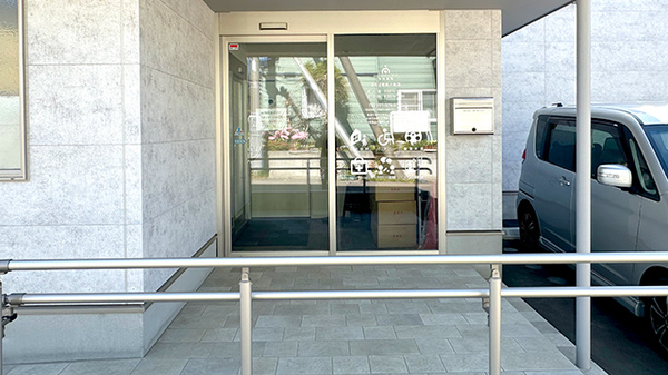 あおば薬局　大曲店の入口