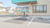 石川中央薬局の入口