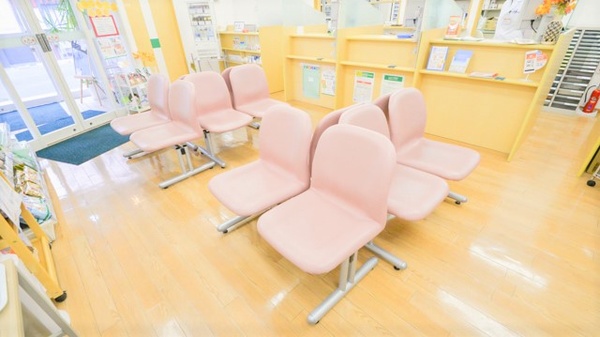 そうごう薬局　函館本町店の待合スペース