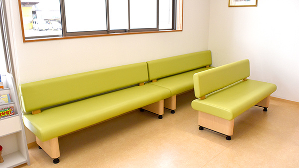 アトム薬局の待合スペース