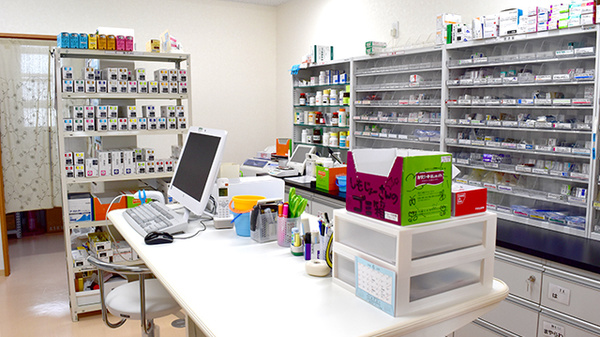 アトム薬局の調剤室