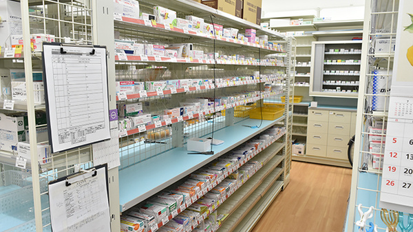ユタカ薬局浜甲子園の調剤室