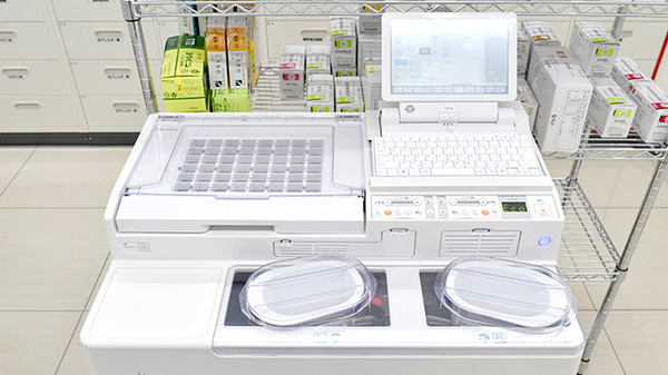 スギ薬局　新所沢店の調剤器具