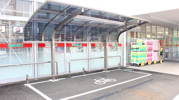 スギ薬局　町田森野店の駐輪場