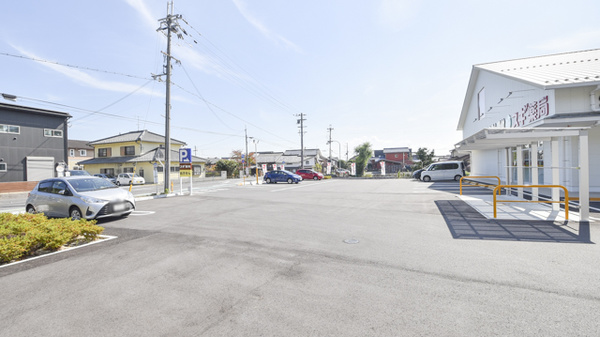スギ薬局　近江八幡北店の駐車場