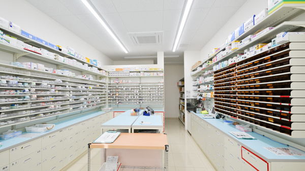 スギ薬局　法隆寺店の調剤室