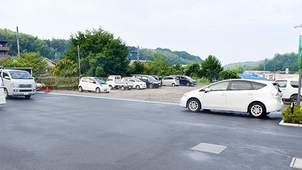 オレンジ薬局　鑓水店の駐車場